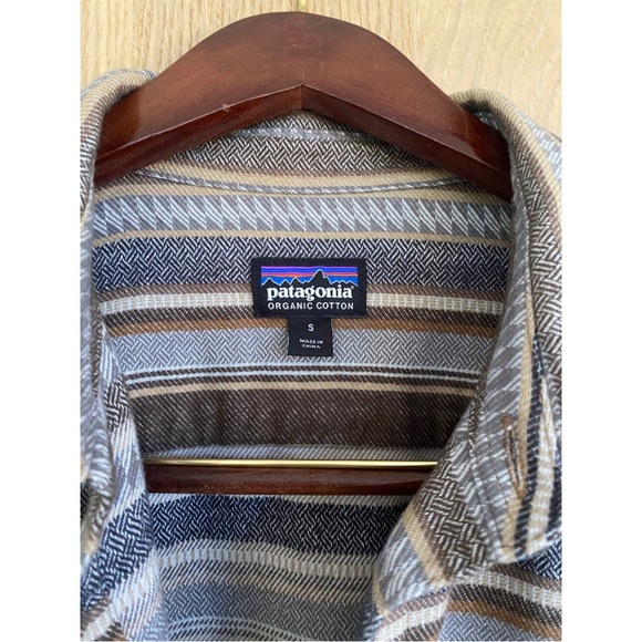 Patagonia Mens Organic Cotton Blue, Gray, Brown Casual Fall Button Down Sz Small - Picture 3 of 9